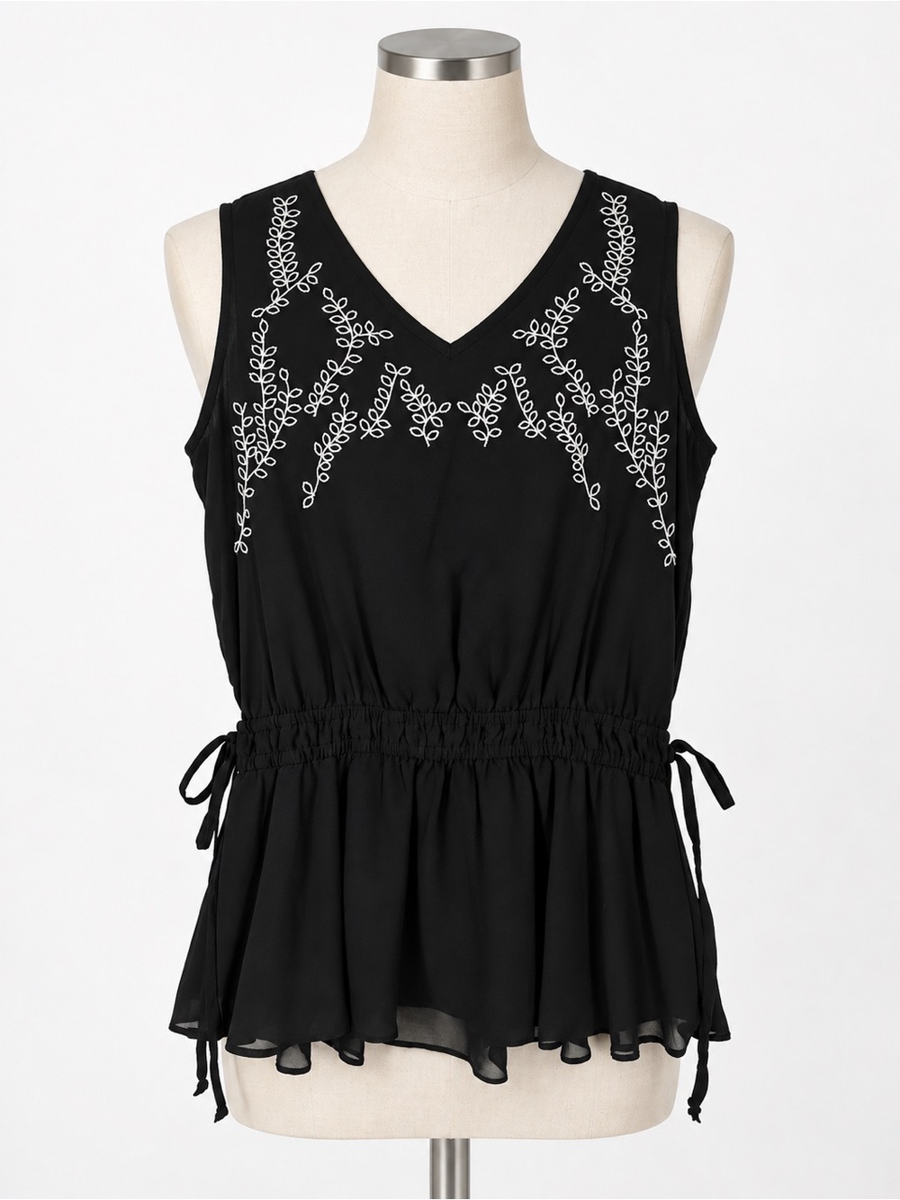 Hillary Scott Women's Embroidered Top Chiffon Size M B&W Artsy Classy Office Lux